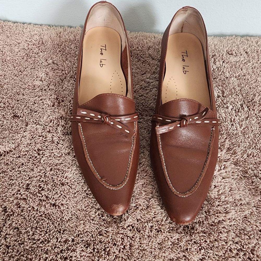 Women's Brown Loafers.  Size 35. Brand the lab.  That's right